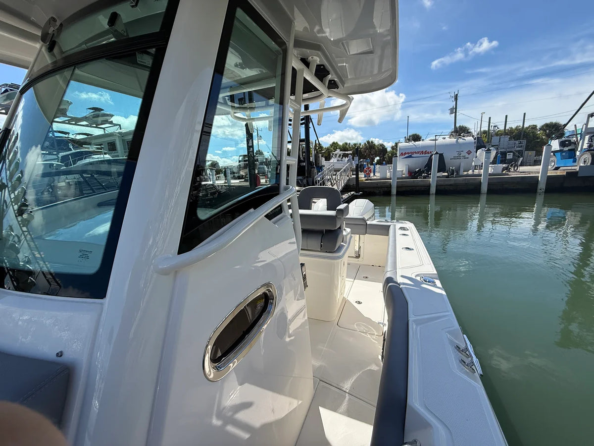 2027 Boston Whaler 250 Outrage 25.0 feet, Sarasota, FL #10