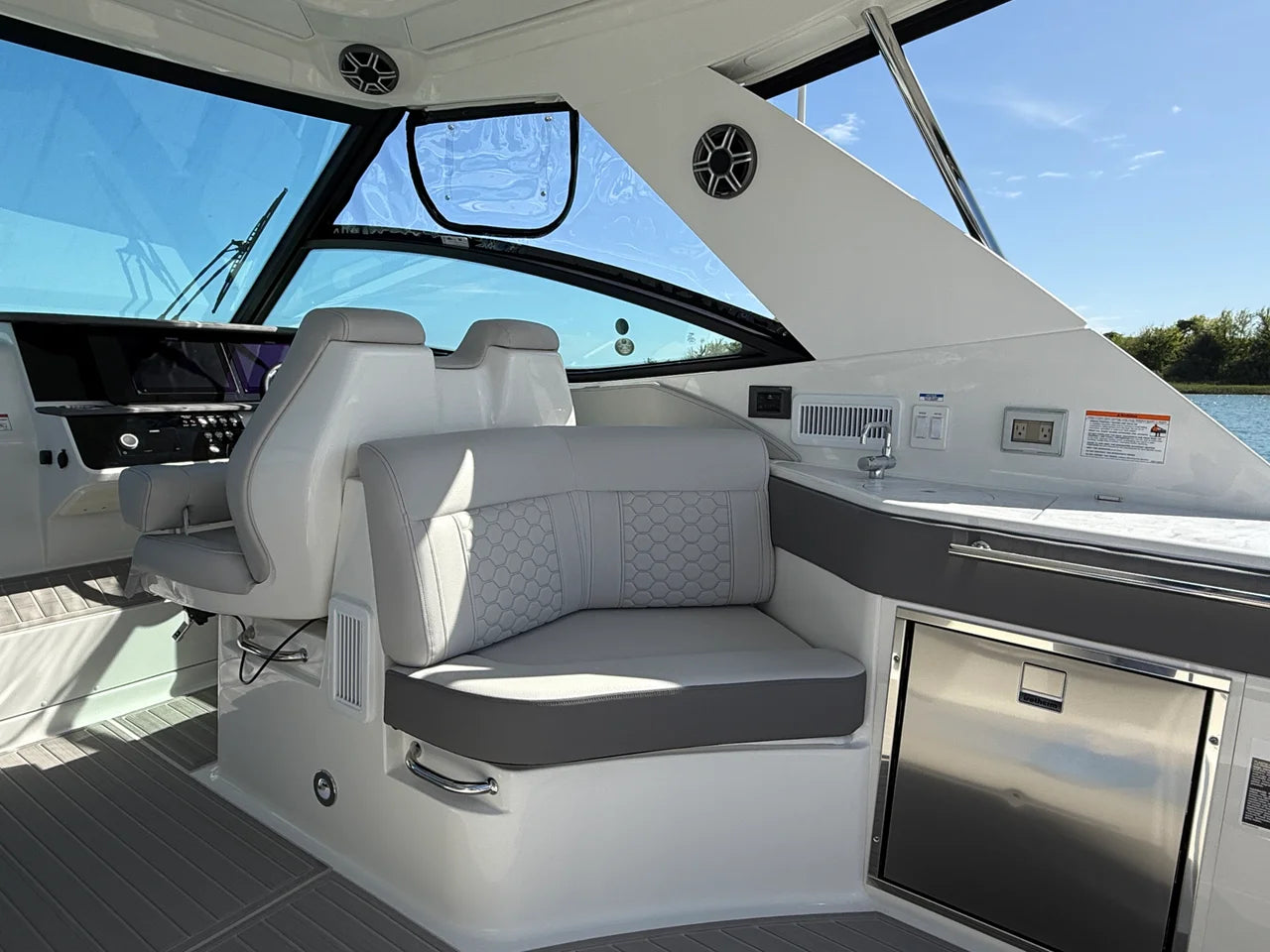 2026 Sea Ray Sundancer 320 Outboard 32.0 feet, Wrightsville Beach, North Carolina #28