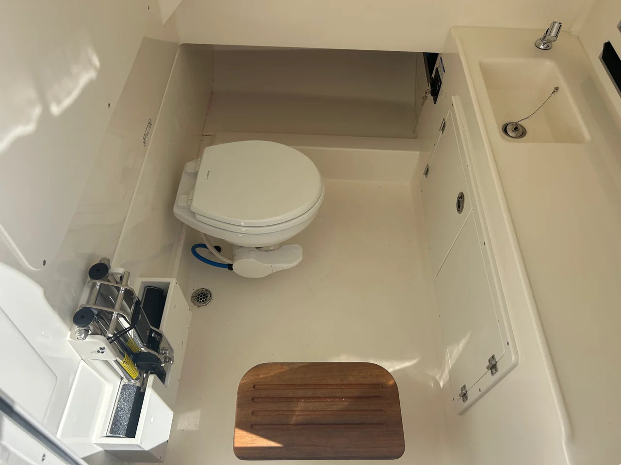 2026 Boston Whaler 330 Outrage 33.0 feet, Pensacola, Florida #34
