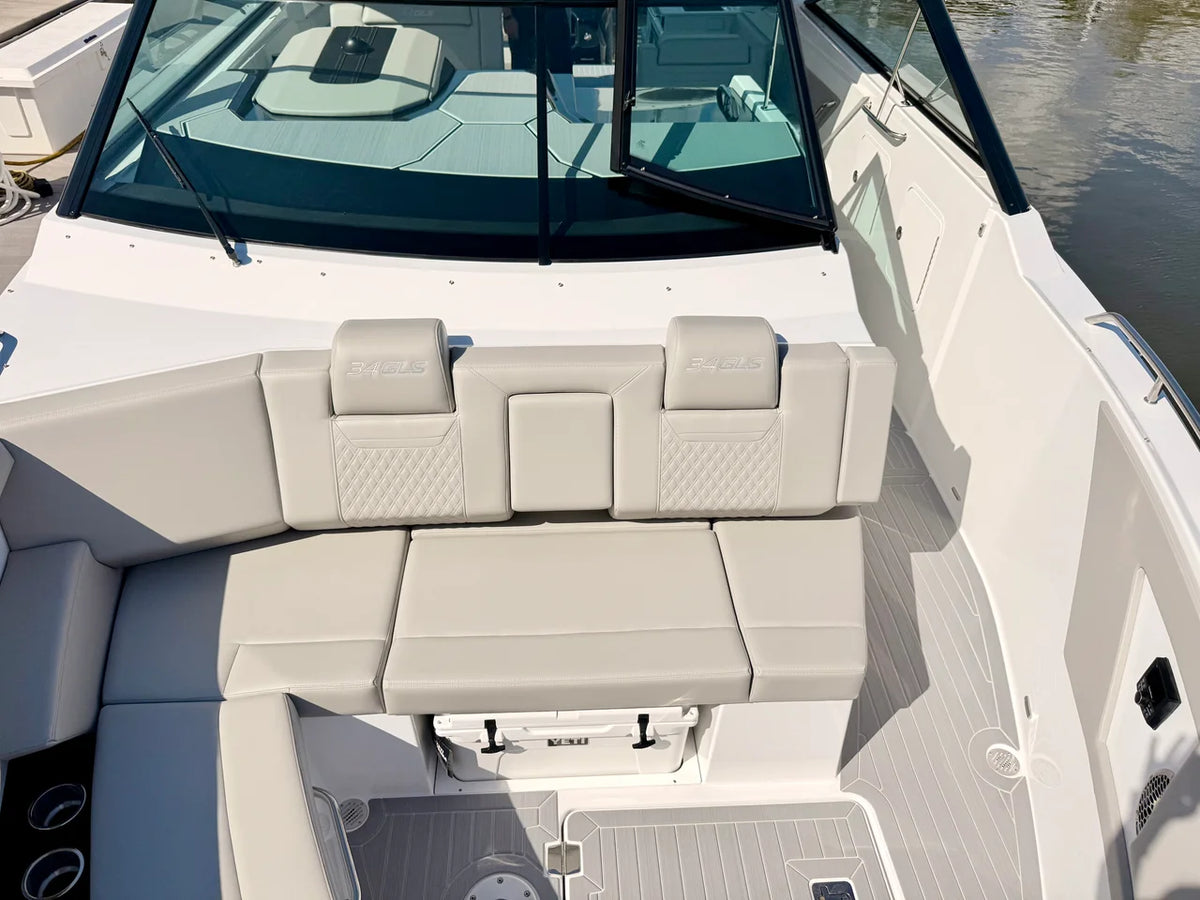 2026 Cruisers Yachts 34 GLS Outboard 34.0 feet, St Petersburg, FL #70