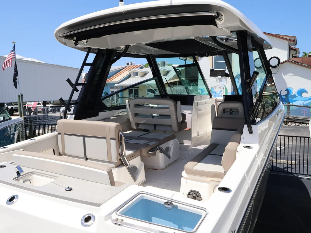 2026 Boston Whaler 330 Vantage 33.0 feet, Naples, Florida #4