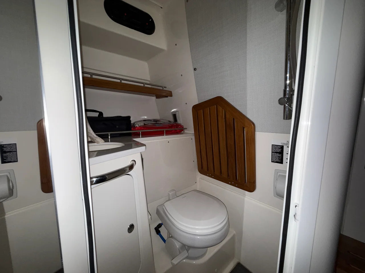 2025 Boston Whaler 350 REALM 35.0 feet, Fort Myers, FL #44