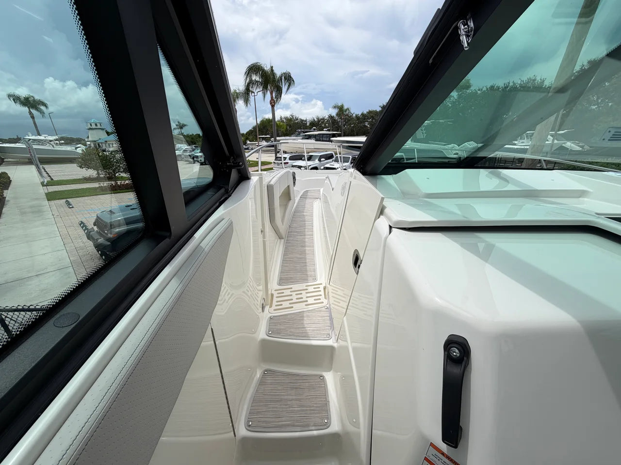 2027 Sea Ray Sundancer 320 Outboard 32.0 feet, Stuart, Florida #24