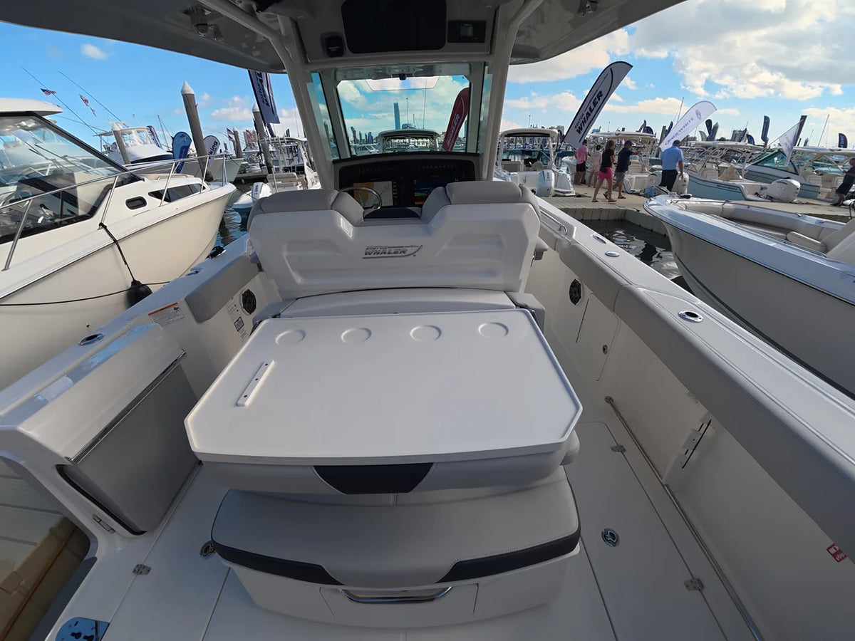 2027 Boston Whaler 330 Outrage 33.0 feet, Ocean View, NJ #6