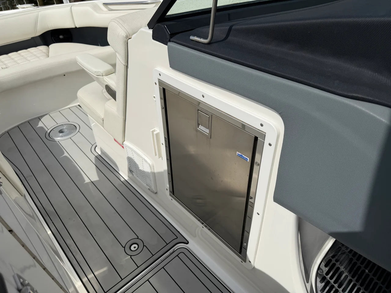 2021 Cobalt 30 SC 30.0 feet, Pensacola, Florida #57