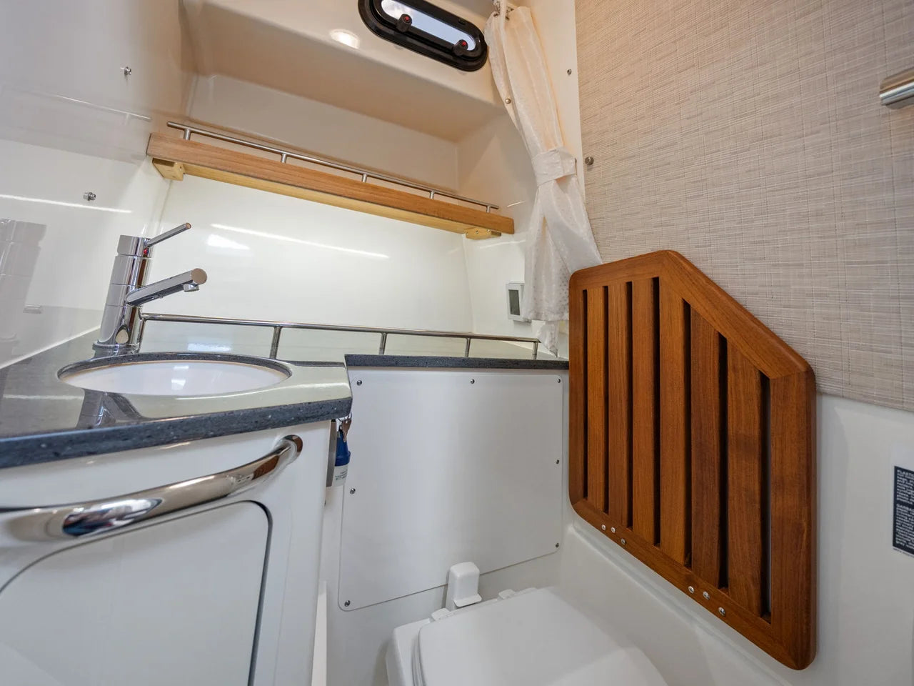 2022 Boston Whaler 350 REALM 35.0 feet, Naples, Florida #37