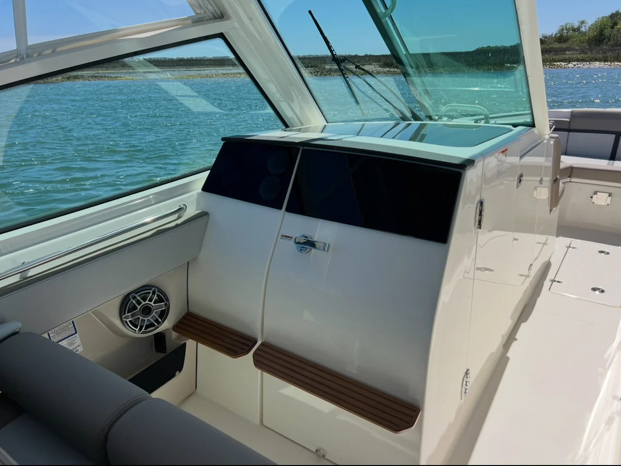 2026 Boston Whaler 330 Vantage 33.0 feet, Wrightsville Beach, North Carolina #18