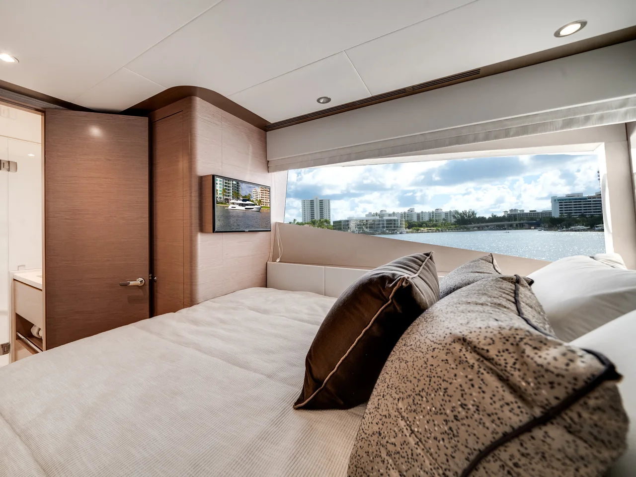 2022 Ocean Alexander 32L 106.0 feet, Boca Raton, FL #58