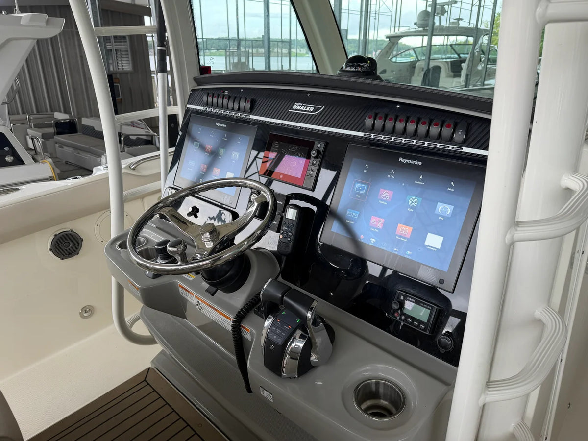 2017 Boston Whaler 350 OUTRAGE 35.0 feet, Lake Ozark, MO #6