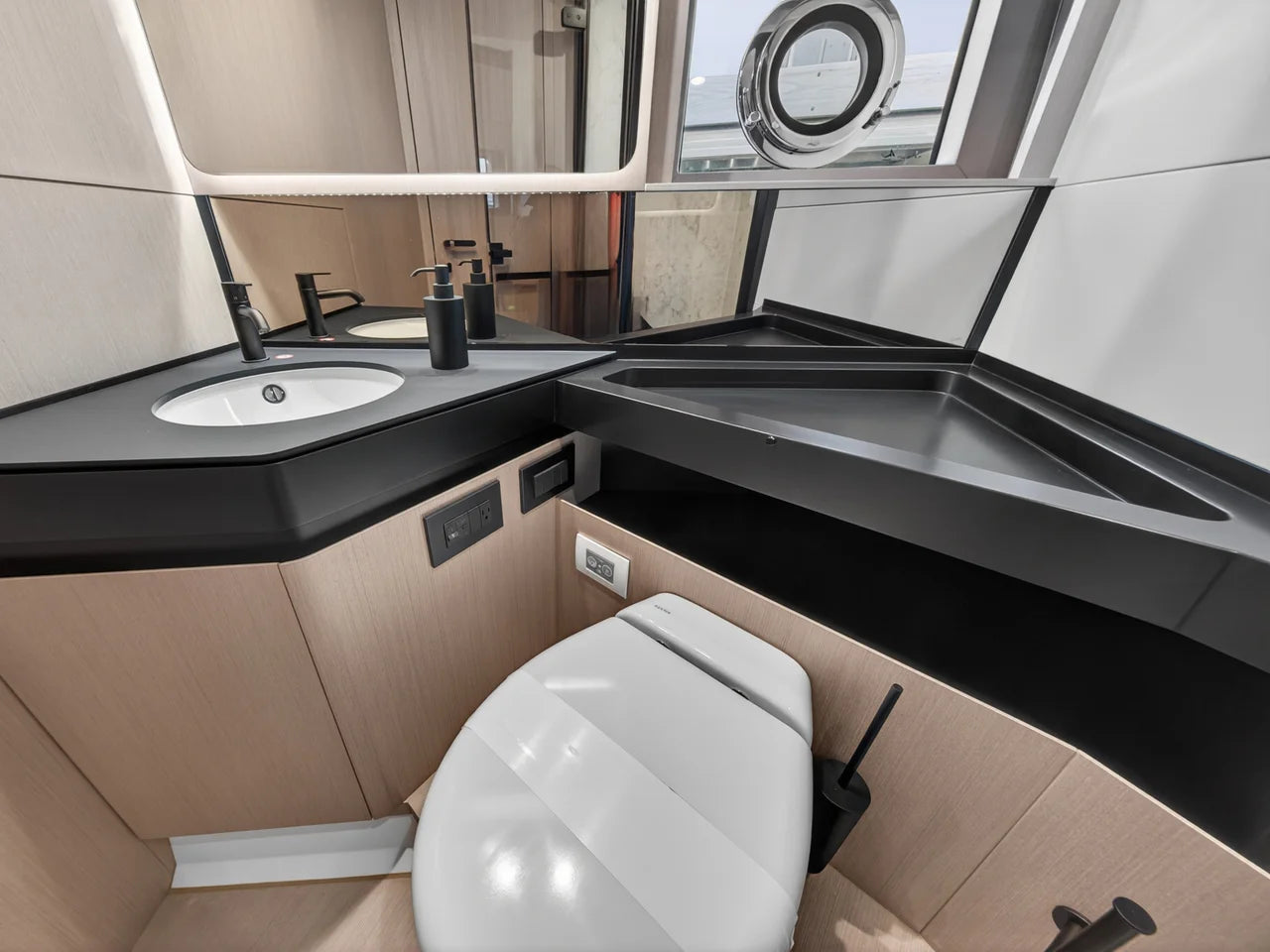 2026 Azimut S7 70.0 feet, Stuart, Florida #91