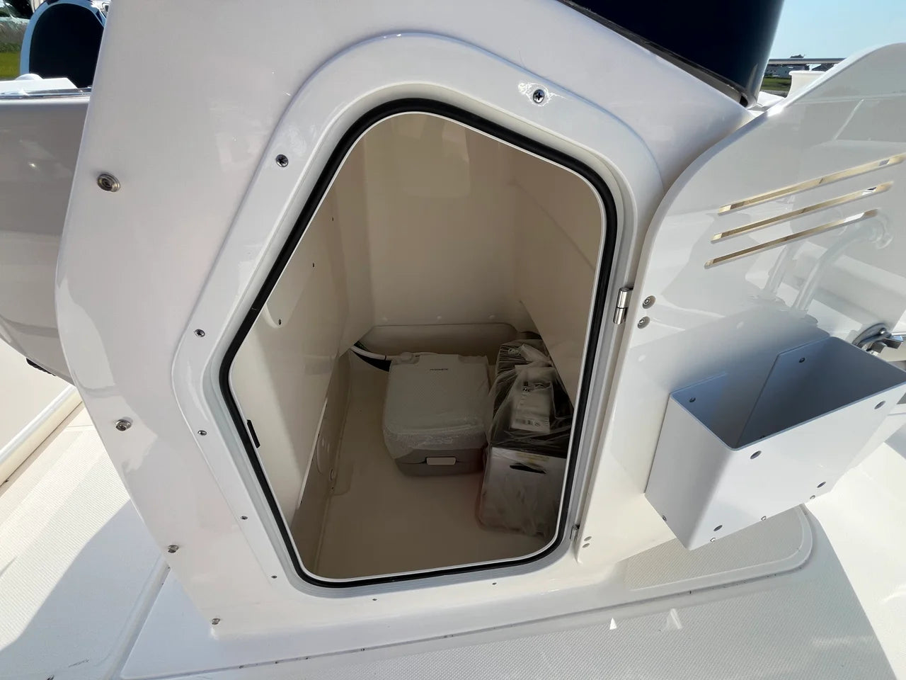 2026 Boston Whaler 210 Montauk 21.0 feet, Westbrook, Connecticut #9