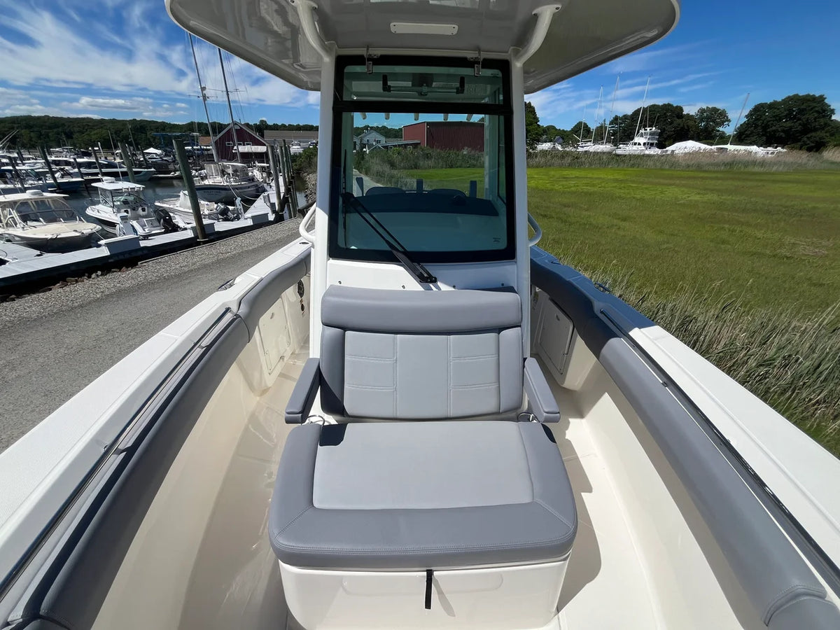 2026 Boston Whaler 250 Outrage 25.0 feet, Westbrook, Connecticut #20