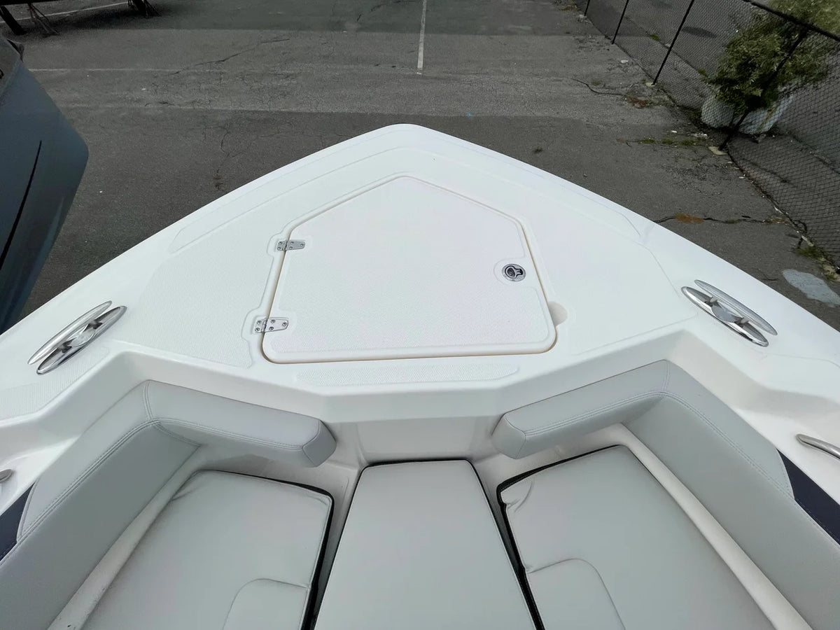 2027 Boston Whaler 330 Outrage 33.0 feet, Danvers, Massachusetts #21