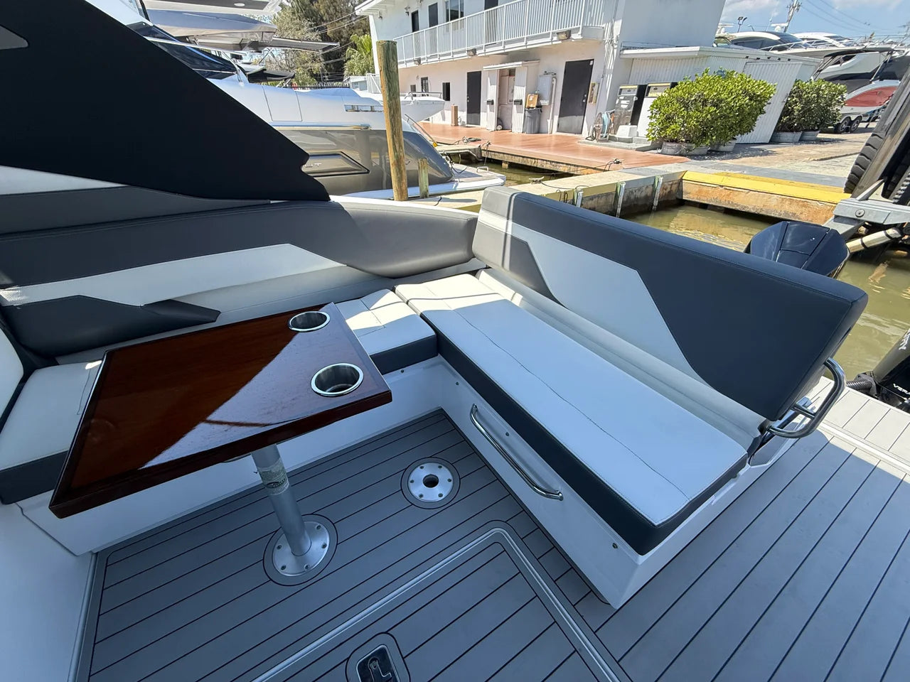 2022 Cruisers Yachts 34 GLS Outboard 34.0 feet, Miami, FL #33