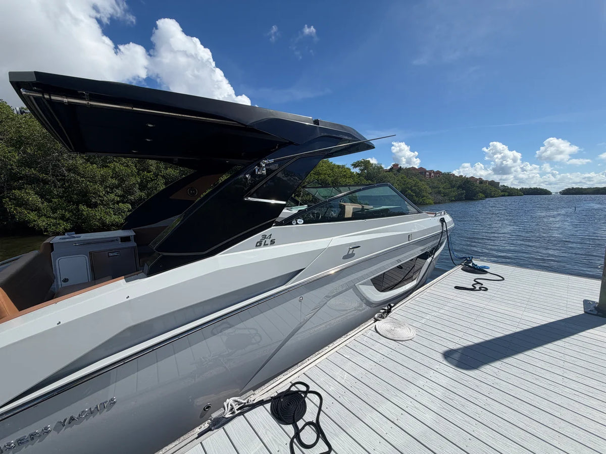 2024 Cruisers Yachts 34 GLS South Beach Outboard 34.0 feet, Clearwater, Florida #4