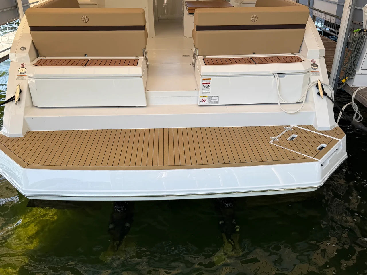 2015 Cruisers Yachts 390 EXPRESS COUPE 39.0 feet, Excelsior, Minnesota #62