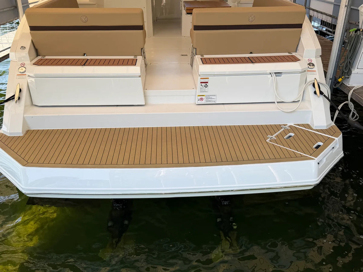 2015 Cruisers Yachts 390 EXPRESS COUPE 39.0 feet, Excelsior, Minnesota #62