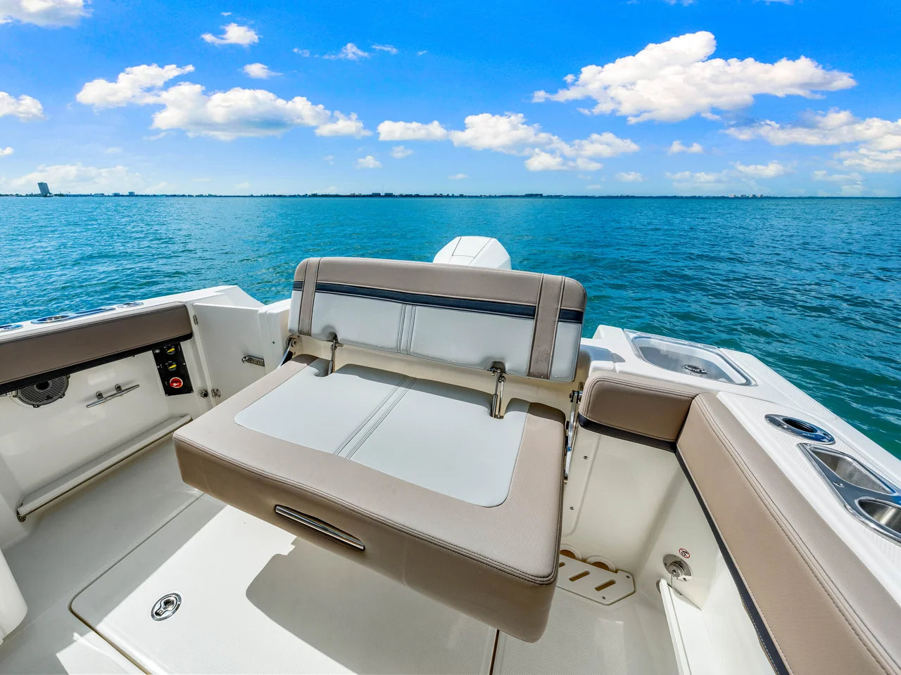 2026 Boston Whaler 240 Vantage 24.0 feet, Sarasota, FL #22