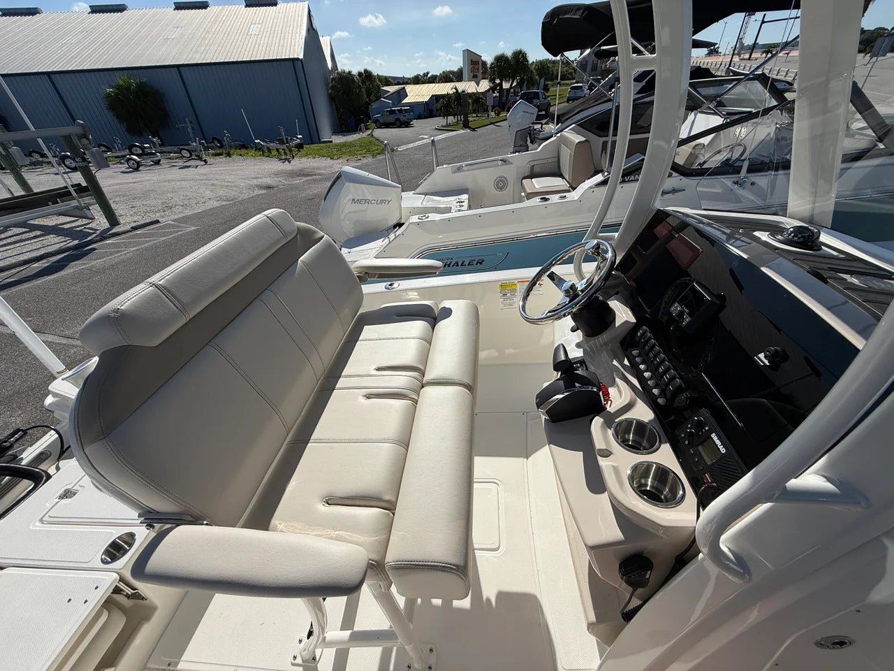 2027 Boston Whaler 250 Dauntless 25.0 feet, Venice, Florida #18