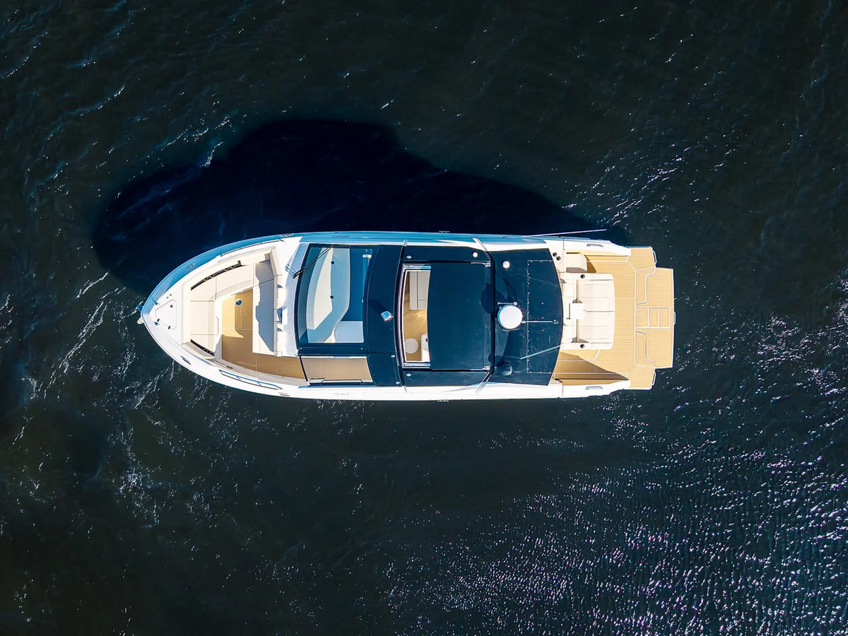 2027 Cruisers Yachts 42 GLS 42.0 feet, Lake Ozark, MO #3