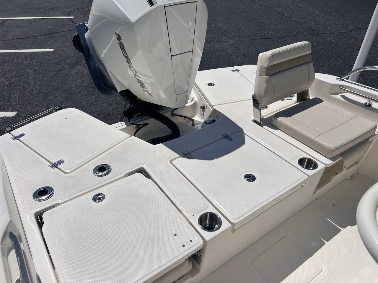 2026 Boston Whaler 250 Dauntless 25.0 feet, Greenville, SC #11