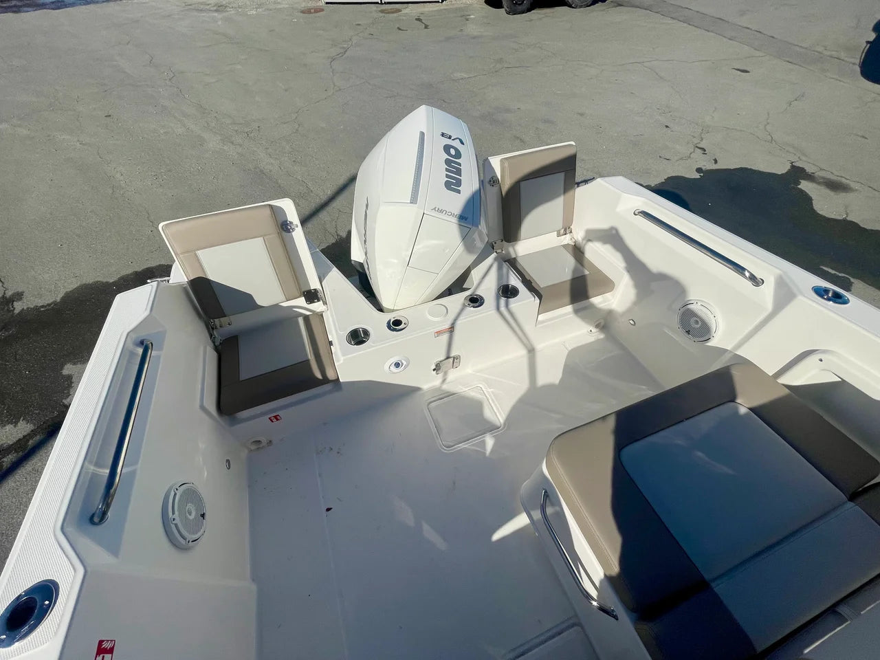 2026 Boston Whaler 210 Vantage 21.0 feet, Quincy, MA #5