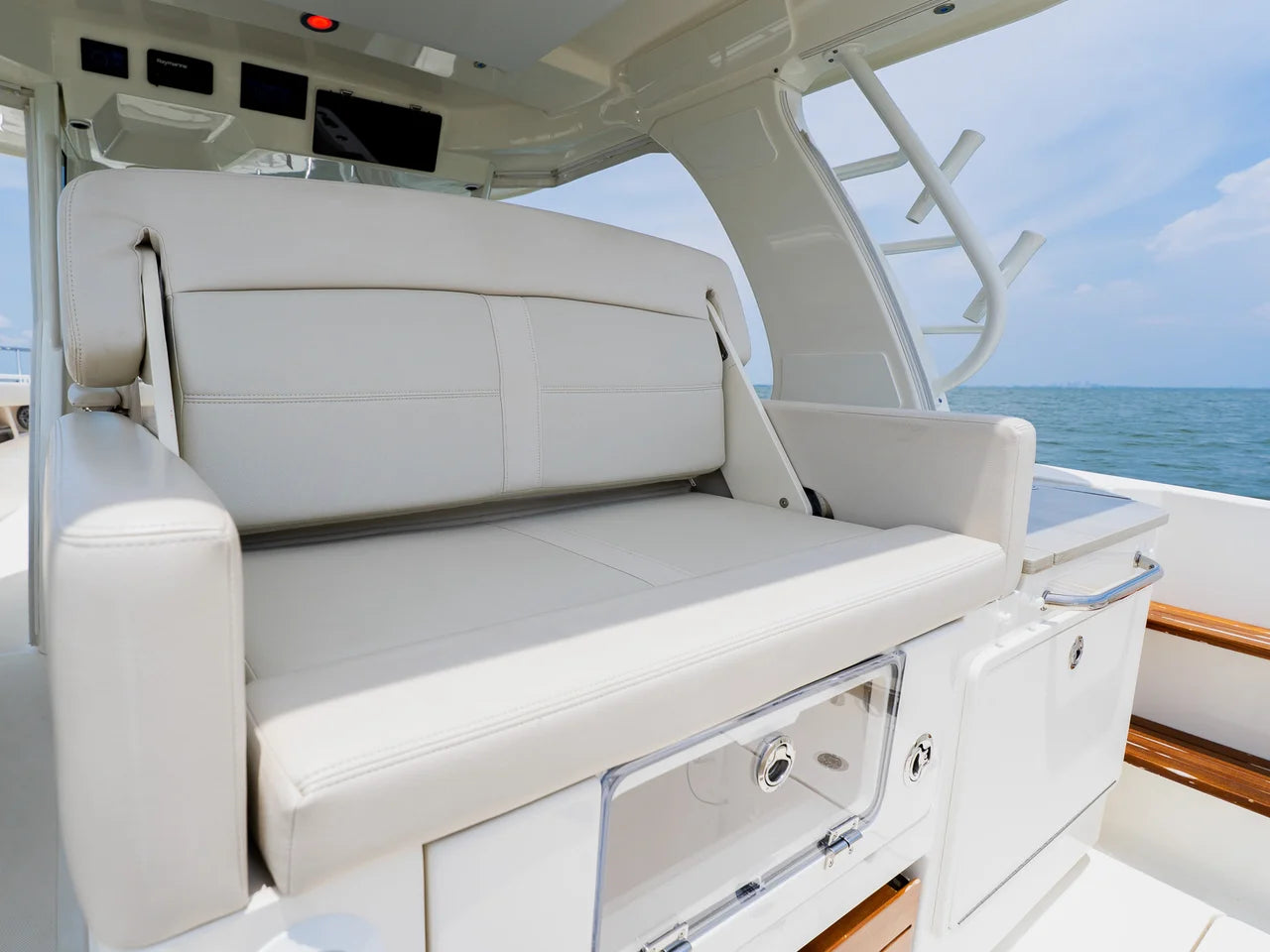 2023 Boston Whaler 350 Realm 35.0 feet, Clearwater, Florida #72
