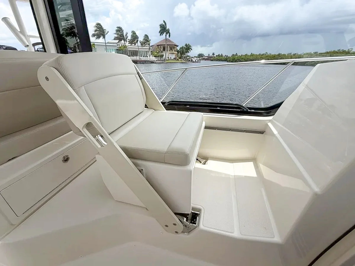 2027 Boston Whaler 325 Conquest 32.0 feet, Fort Myers, FL #18
