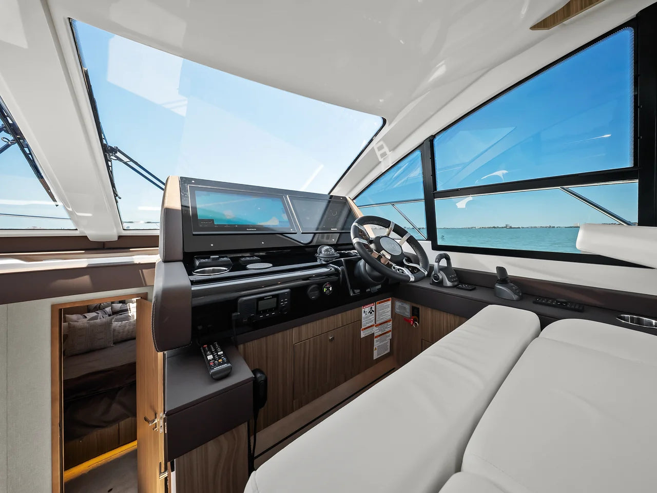 2025 Cruisers Yachts 50 Cantius 50.0 feet, St. Petersburg, Florida #61