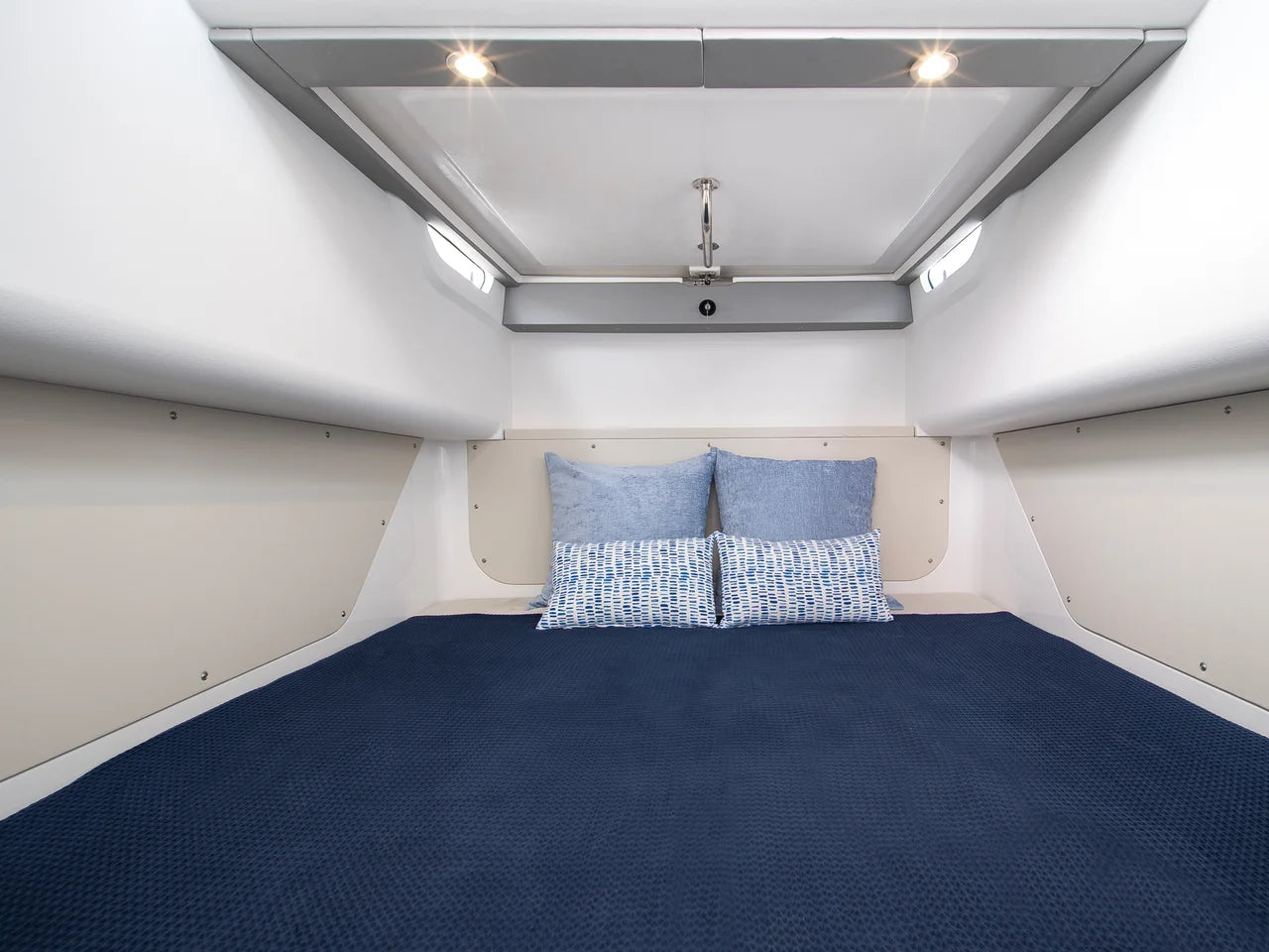 2026 Cruisers Yachts 38 VTR EC 38.0 feet, Quincy, MA #20