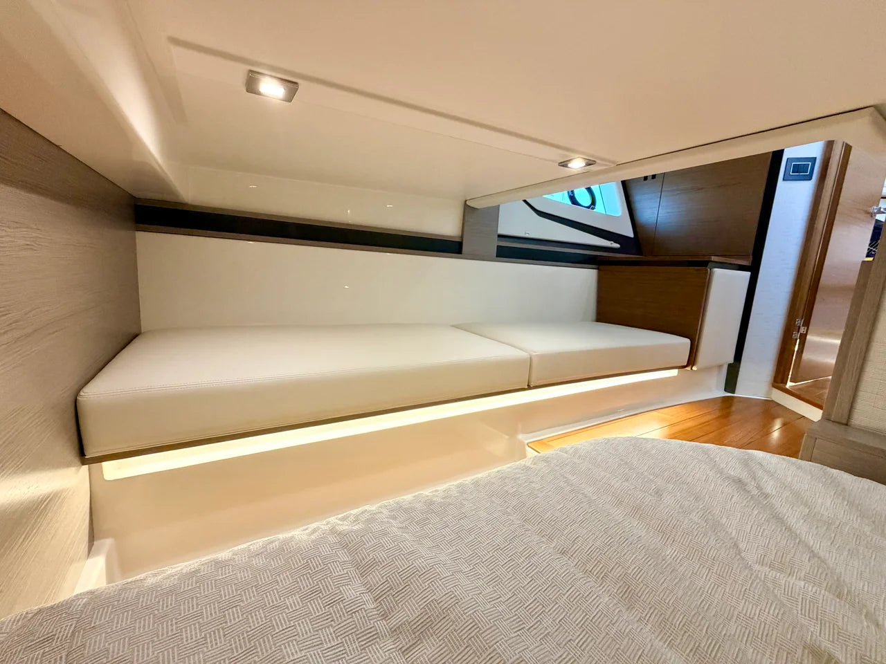 2022 Tiara Yachts 43 LE 43.0 feet, Jupiter, Florida #39