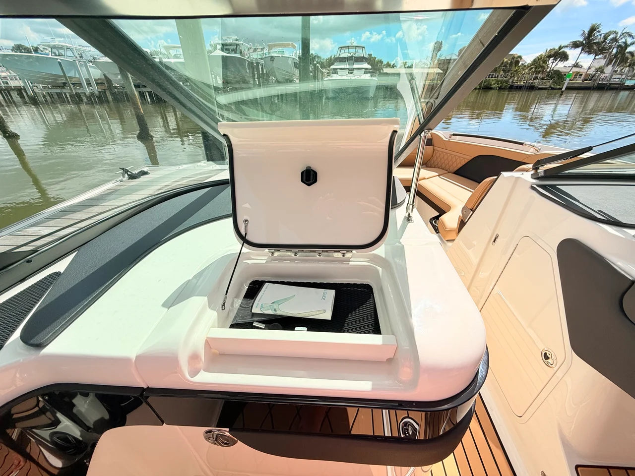 2027 Sea Ray SLX 260 Outboard 26.0 feet, St Petersburg, FL #52