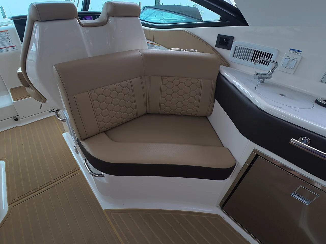 2025 Sea Ray Sundancer 320 Outboard 32.0 feet, Clearwater, Florida #15