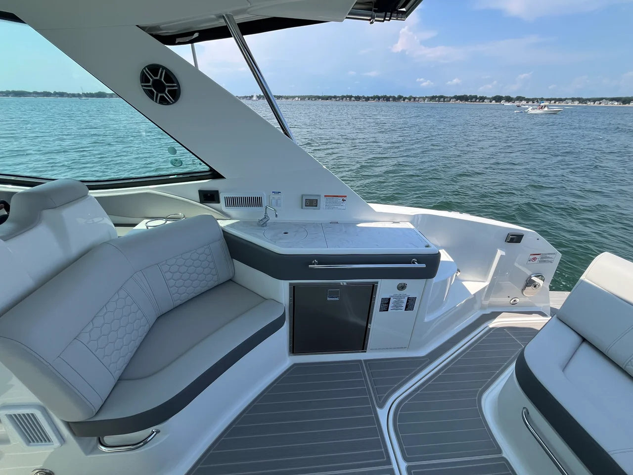 2026 Sea Ray Sundancer 320 Outboard 32.0 feet, Westbrook, Connecticut #14