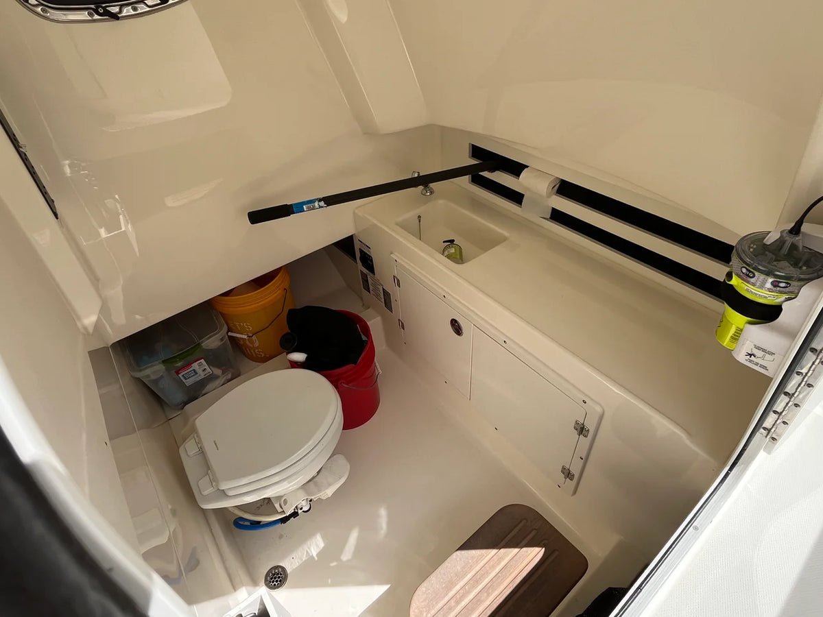 2019 Boston Whaler 330 OUTRAGE 33.0 feet, Ocean View, NJ #14