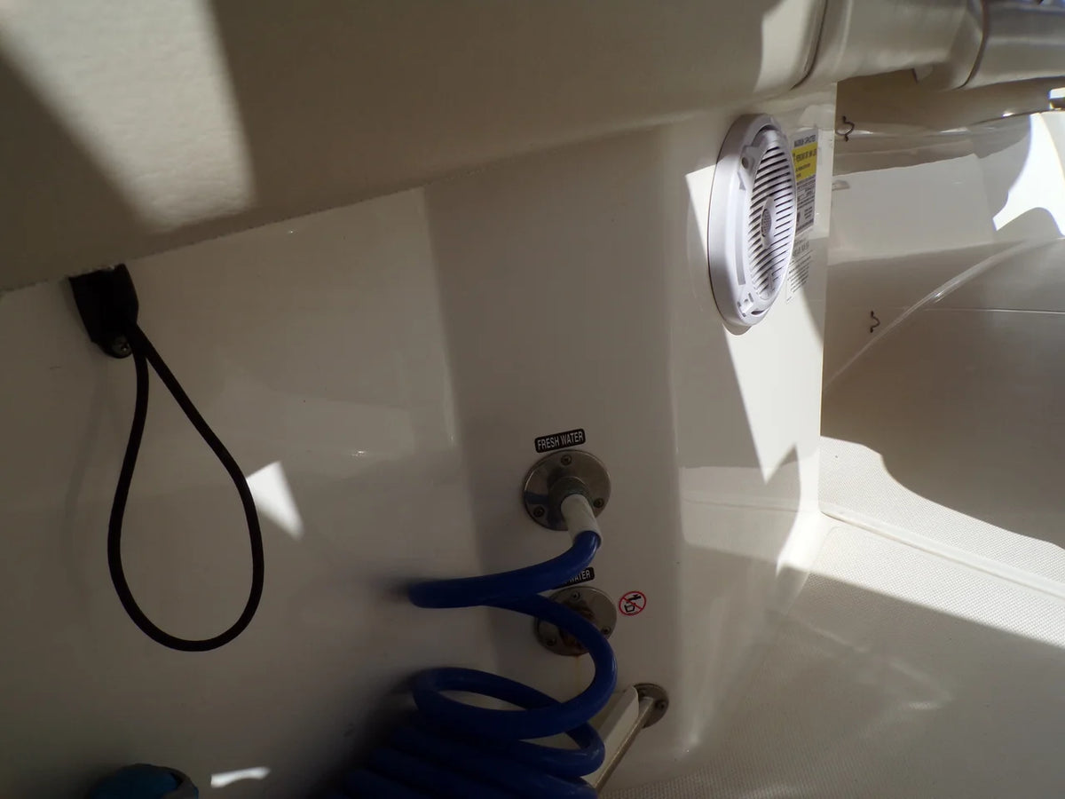 2019 Boston Whaler 250 OUTRAGE 25.0 feet, Naples, FL #56