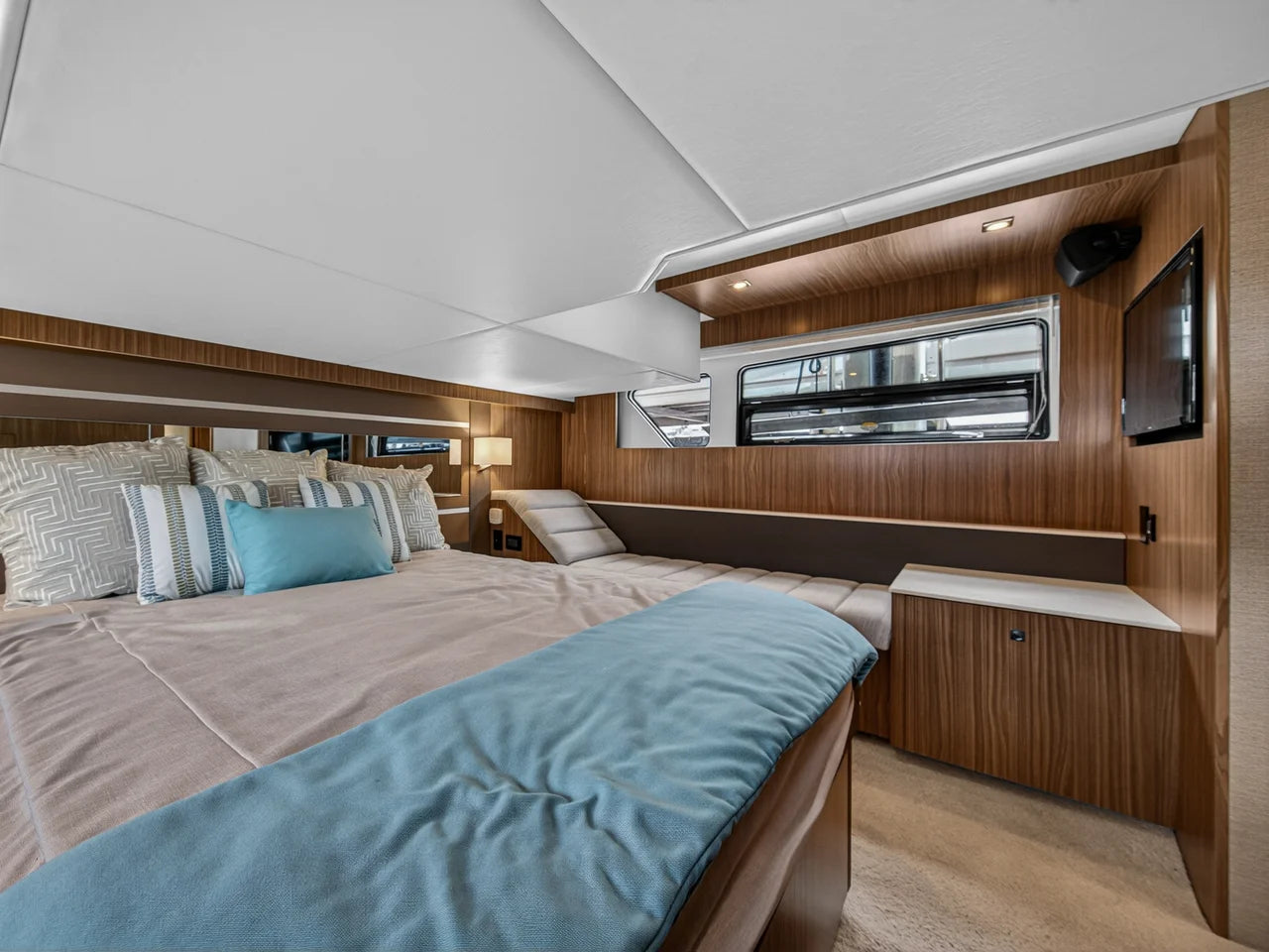 2026 Cruisers Yachts 46 Cantius 46.0 feet, Stuart, Florida #57