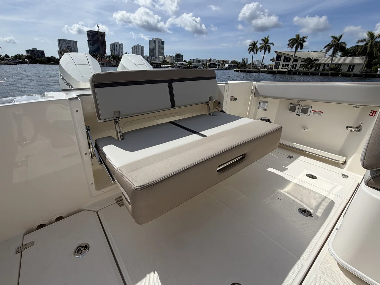 2027 Boston Whaler 330 Vantage 33.0 feet, Pompano Beach, Florida #33