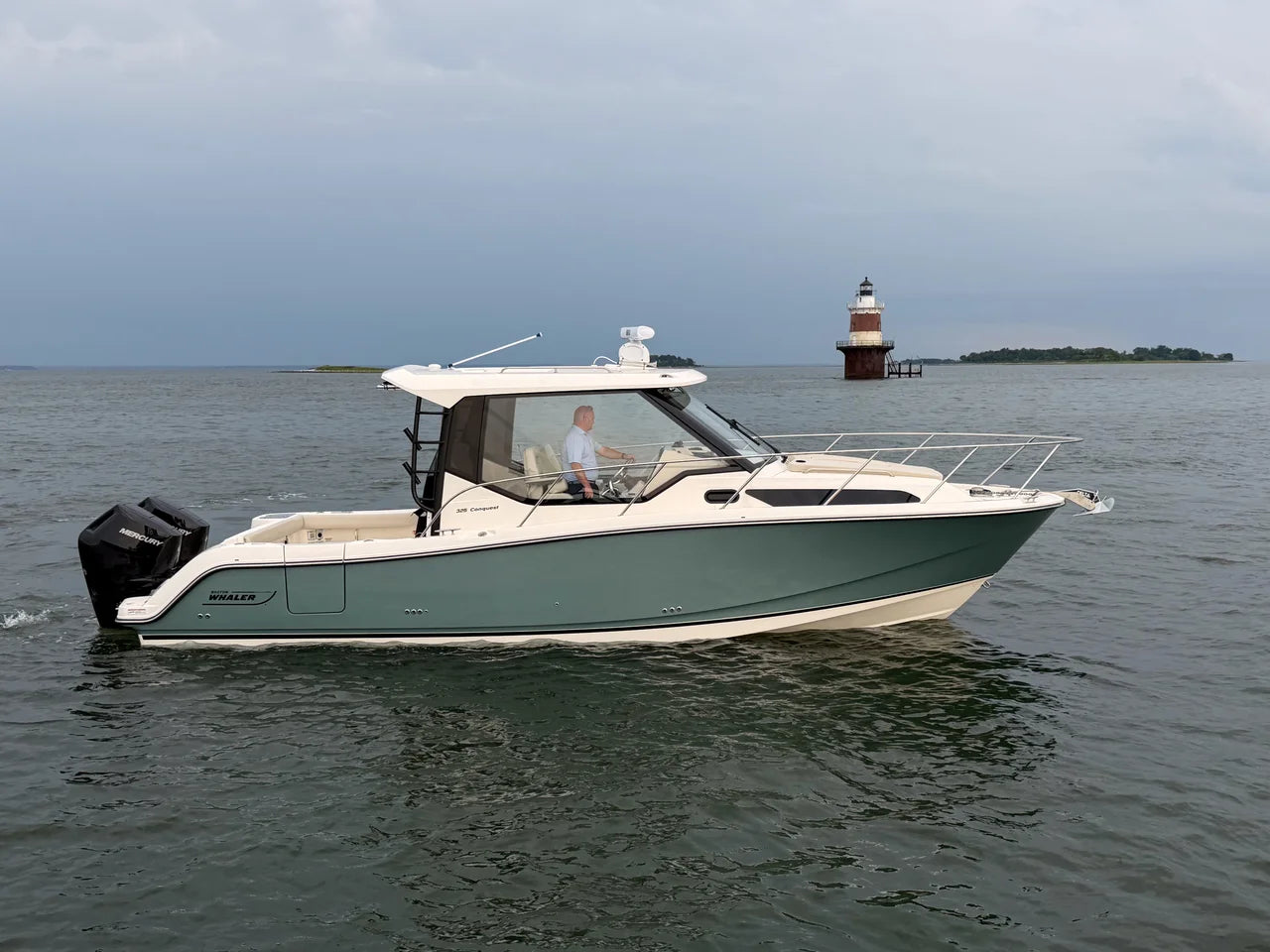 2027 Boston Whaler 325 Conquest 32.0 feet, Norwalk, Connecticut #1