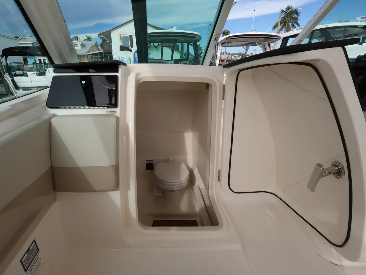 2027 Boston Whaler 280 Vantage 27.0 feet, Naples, Florida #26