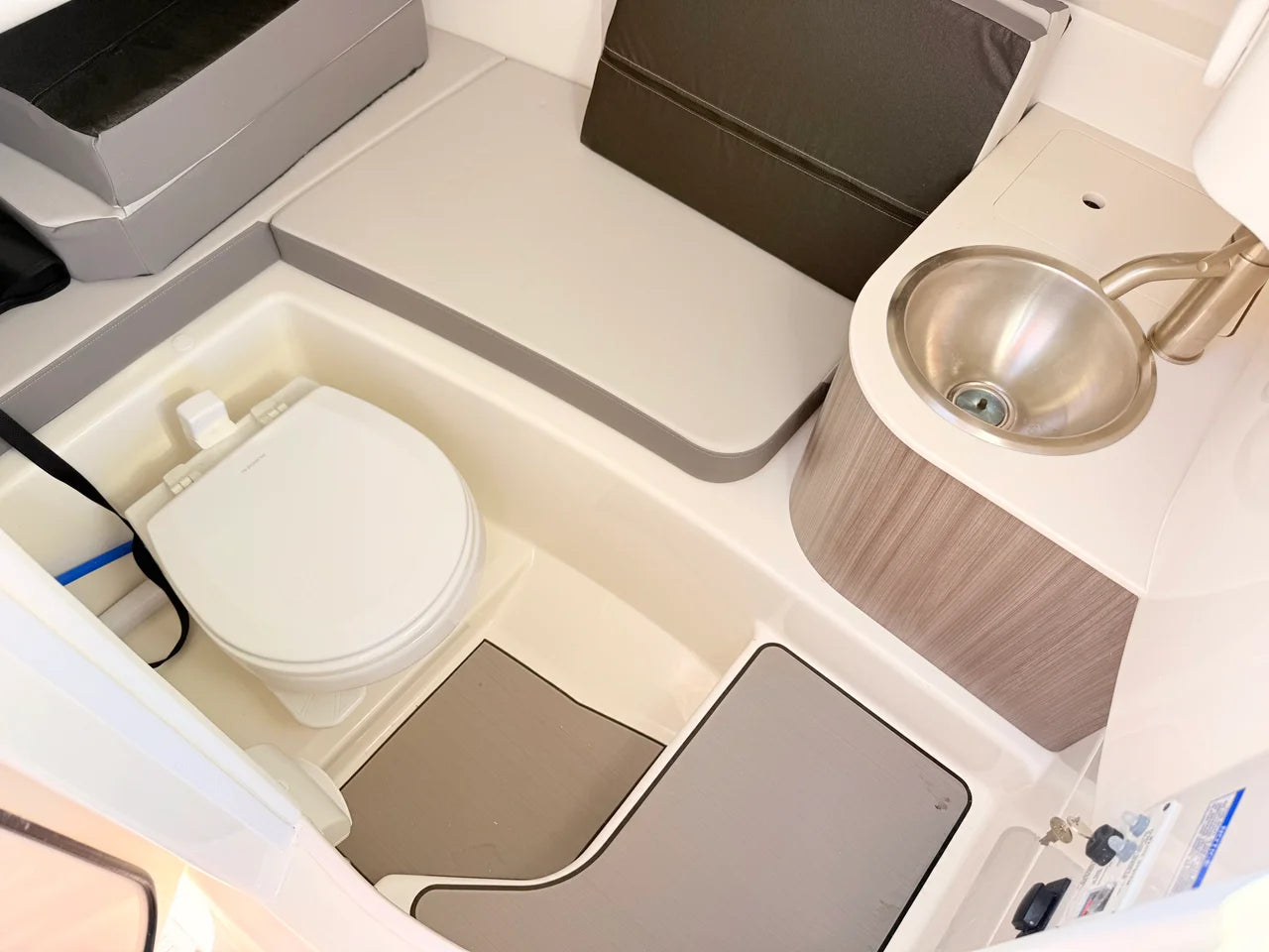 2027 Sea Ray SDX 270 Outboard 27.0 feet, St Petersburg, FL #50