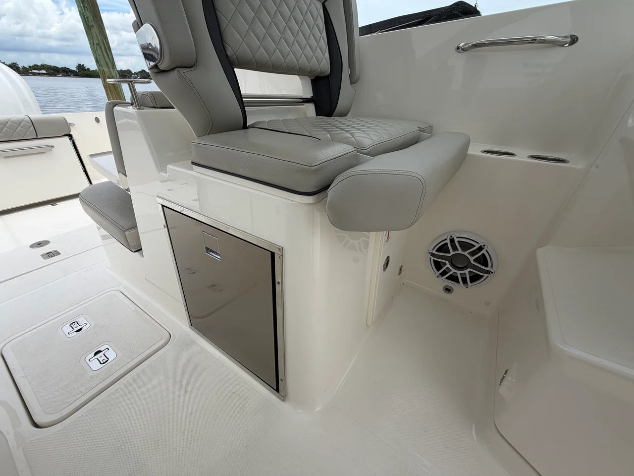2025 Pursuit 306 DC 30.0 feet, Stuart, Florida #32