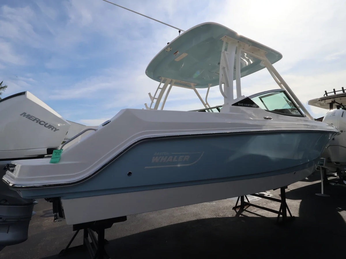 2027 Boston Whaler 240 Vantage 24.0 feet, Naples, Florida #4