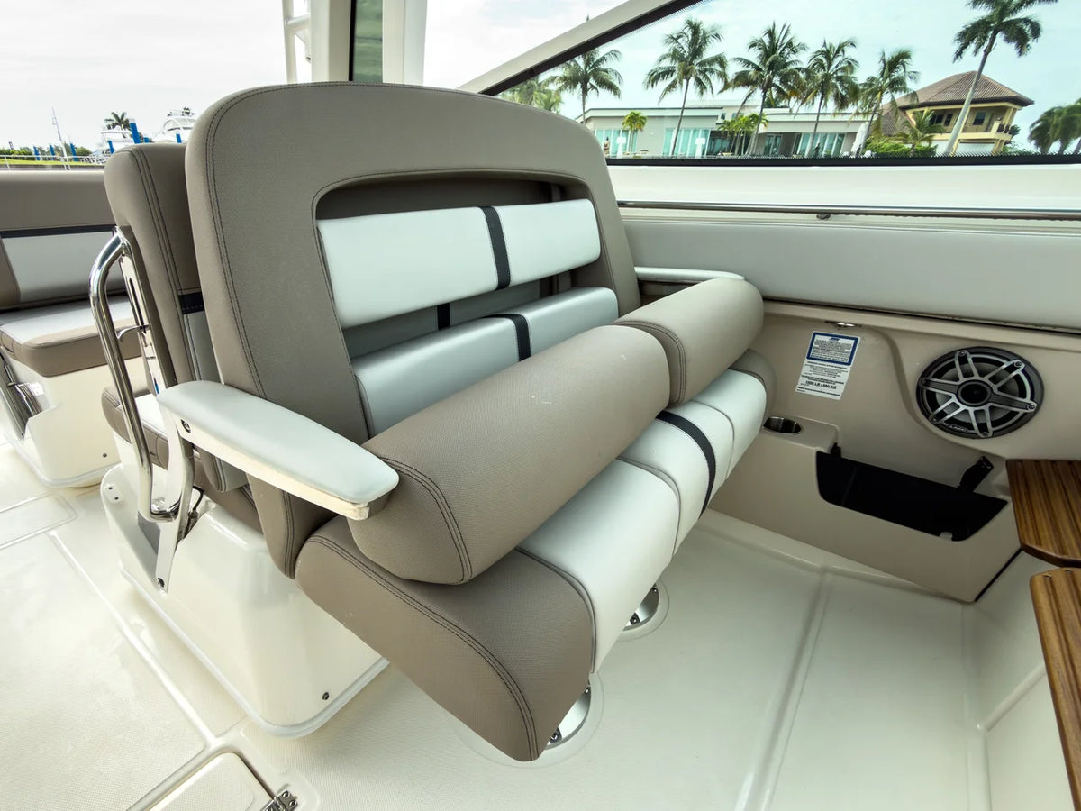 2027 Boston Whaler 330 Vantage 33.0 feet, Fort Myers, FL #19