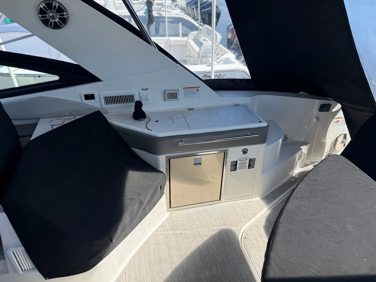 2024 Sea Ray 320 SUNDANCER OB 34.0 feet, Jacksonville Beach, Florida #15