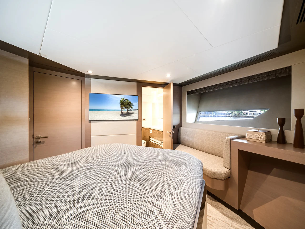 2025 Ocean Alexander 27R 88.0 feet, Fort Lauderdale, FL #57