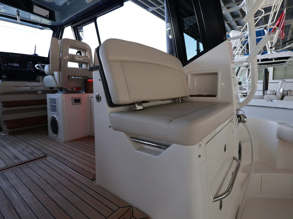 2026 Boston Whaler 405 Conquest 40.0 feet, Naples, Florida #34