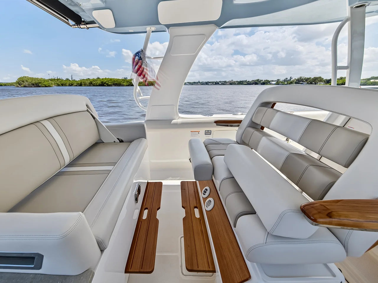 2025 Boston Whaler 350 REALM 35.0 feet, Stuart, Florida #83