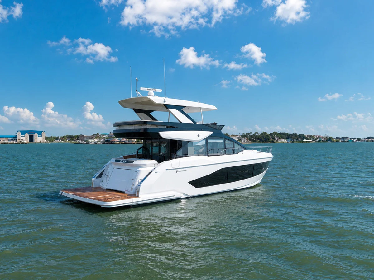2027 Cruisers Yachts 57 FLY 57.0 feet, Seabrook, TX #3