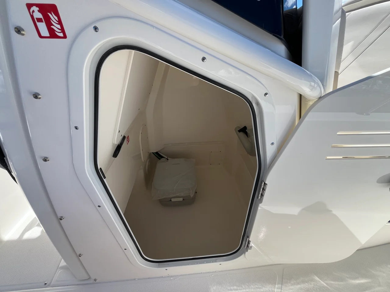 2026 Boston Whaler 250 Dauntless 25.0 feet, Westbrook, Connecticut #10